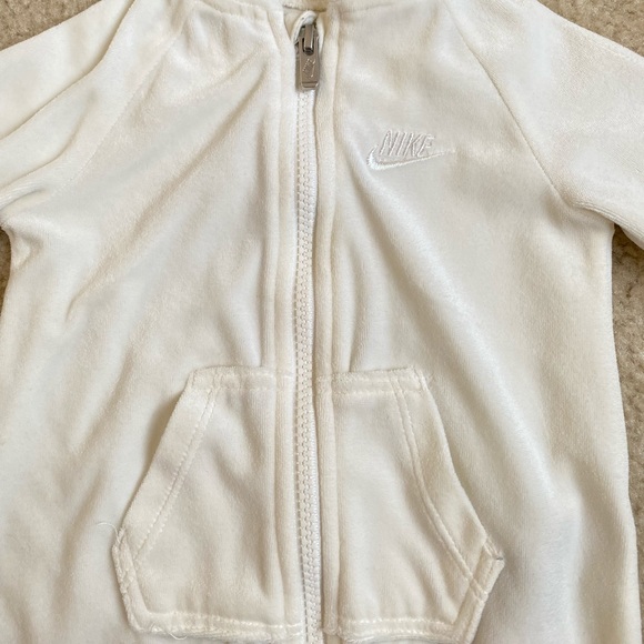 Nike Baby Girls Full-Zip Coverall - Picture 2 of 4